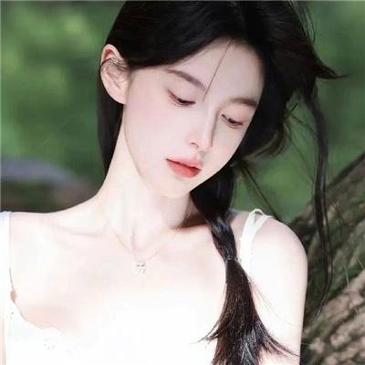 蓝色牛仔裤芬兰小姐